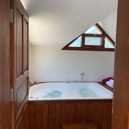 Sarı - Luxury With Private Pool&jacuzzi Villa