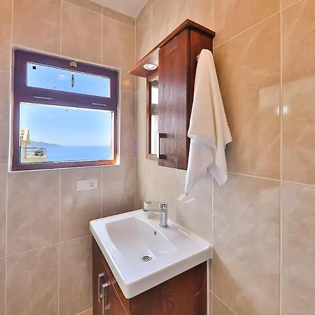 Sarı - Luxury With Private Pool&jacuzzi Kaş